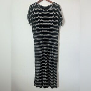 BANANA REPUBLIC Black & White Striped Short Sleeve Maxi Dress